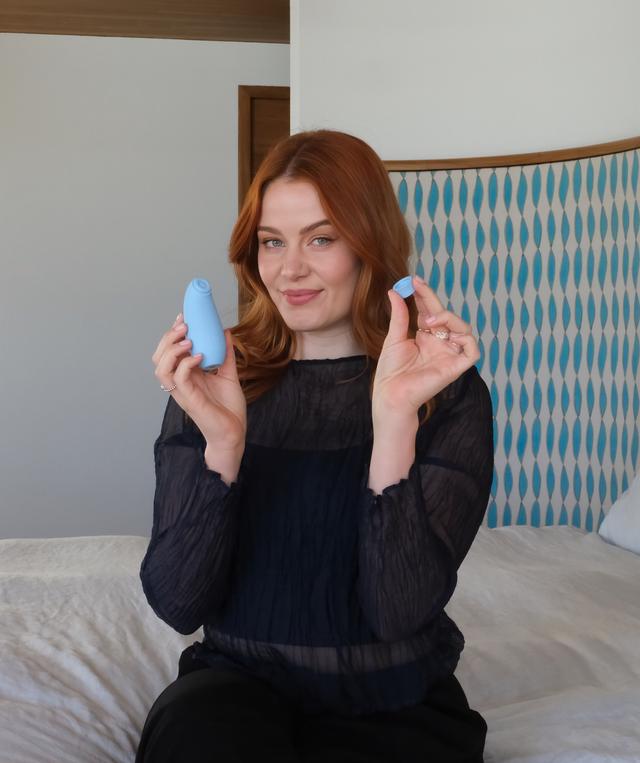 Normal Mae Two-In-One Clit Toy - Blue