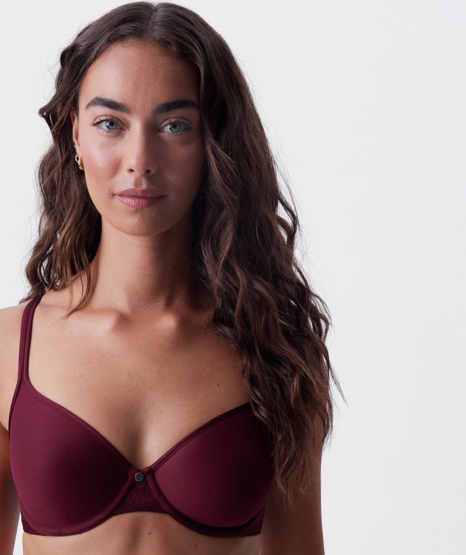 Tash is wearing a 10BC bra and 10 underwear, with bust 81cm/32in, waist 66cm/26in, and hip 94cm/37in. She stands at 173cm/5'8in.