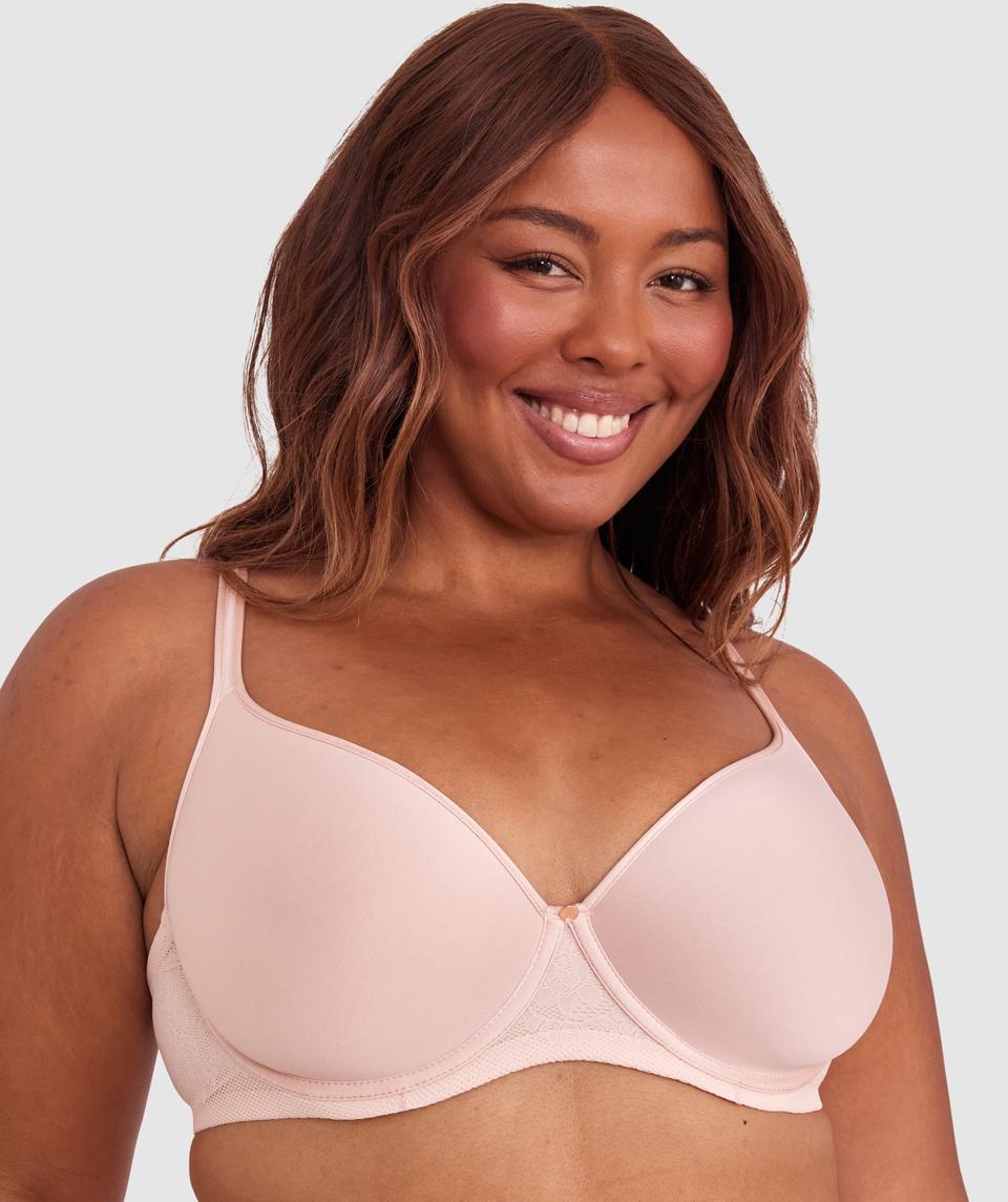 Paris is wearing a 16DD bra and 16 underwear, with bust 105cm/41.5in, waist 88cm/35.25in, and hip 121cm/48.25in. She stands at 178cm/5'10in.