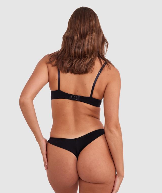 Revolve V String - Black