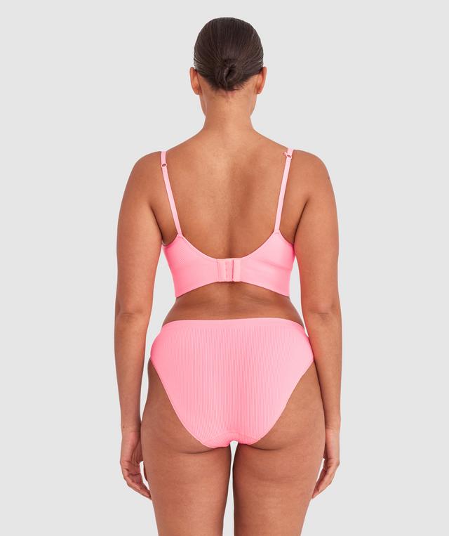 Shimma is wearing a 12 DD top and 12 bottom with bust 94cm/37in waist 70cm/27 1/2in and hip 107cm/42in. She stands at 175cm/5'9in.