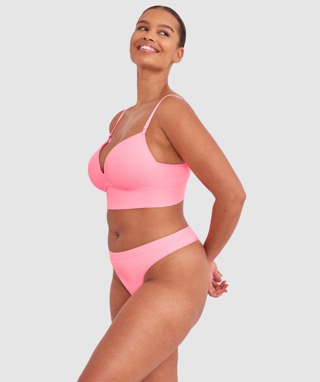 Shimma is wearing a 12 DD top and 12 bottom with bust 94cm/37in waist 70cm/27 1/2in and hip 107cm/42in. She stands at 175cm/5'9in.