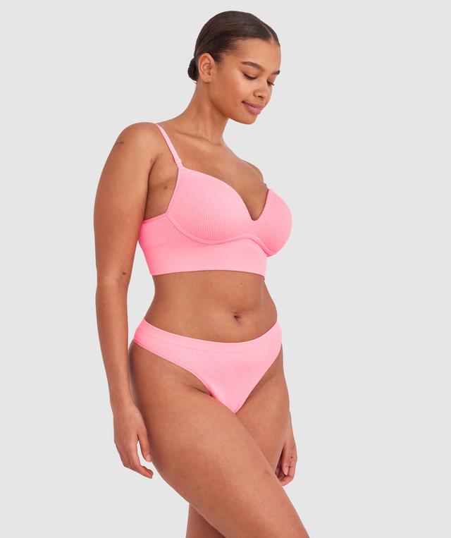 Shimma is wearing a 12 DD top and 12 bottom with bust 94cm/37in waist 70cm/27 1/2in and hip 107cm/42in. She stands at 175cm/5'9in.