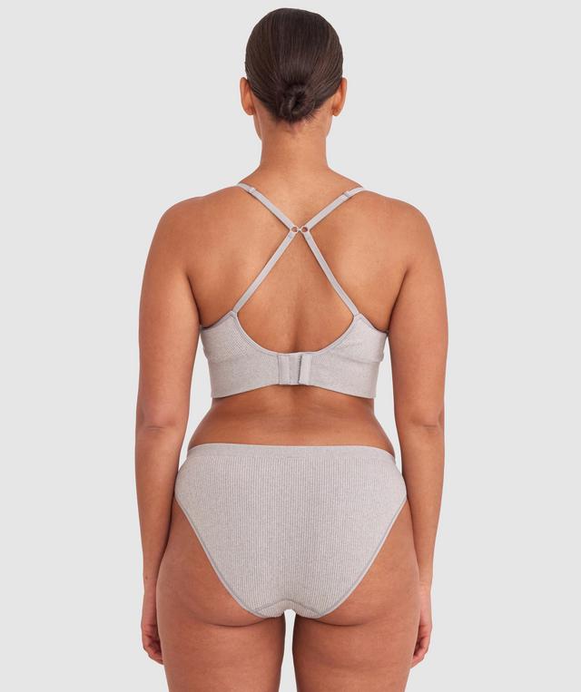 Shimma is wearing a 12 DD top and 12 bottom with bust 94cm/37in waist 70cm/27 1/2in and hip 107cm/42in. She stands at 175cm/5'9in.