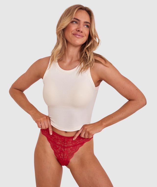 Phoebe is wearing a 10C/S top and 10/S bottom, with bust 83cm/33in, waist 62cm/24 1/2in, and hip 89cm/35in. She stands at 178cm/5'10in.