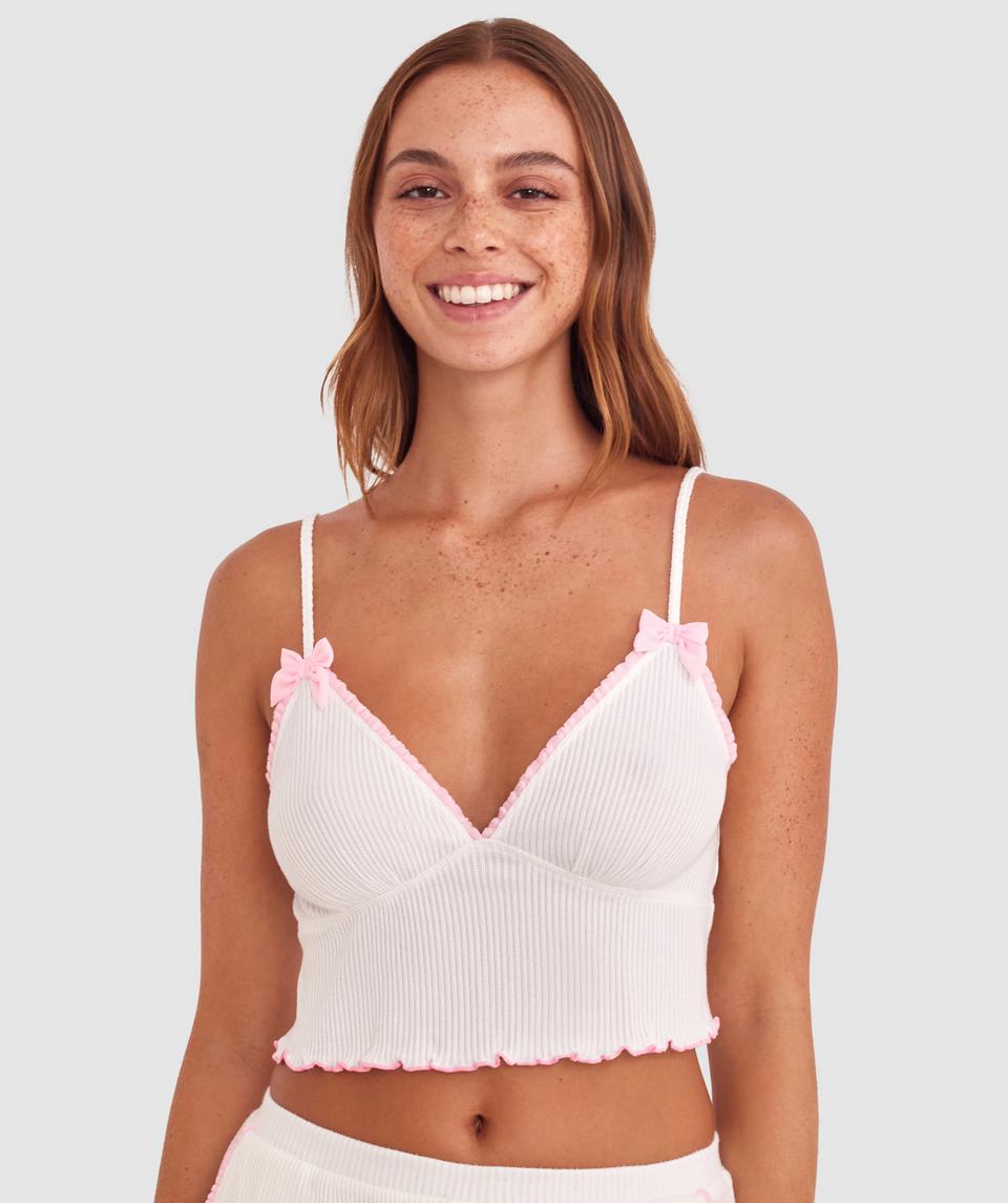 Emma is wearing a 10BC bra and 10 underwear, with bust 81cm/32in, waist 64cm/25in, and hip 93cm/36.5in. She stands at 173cm/5'8in.