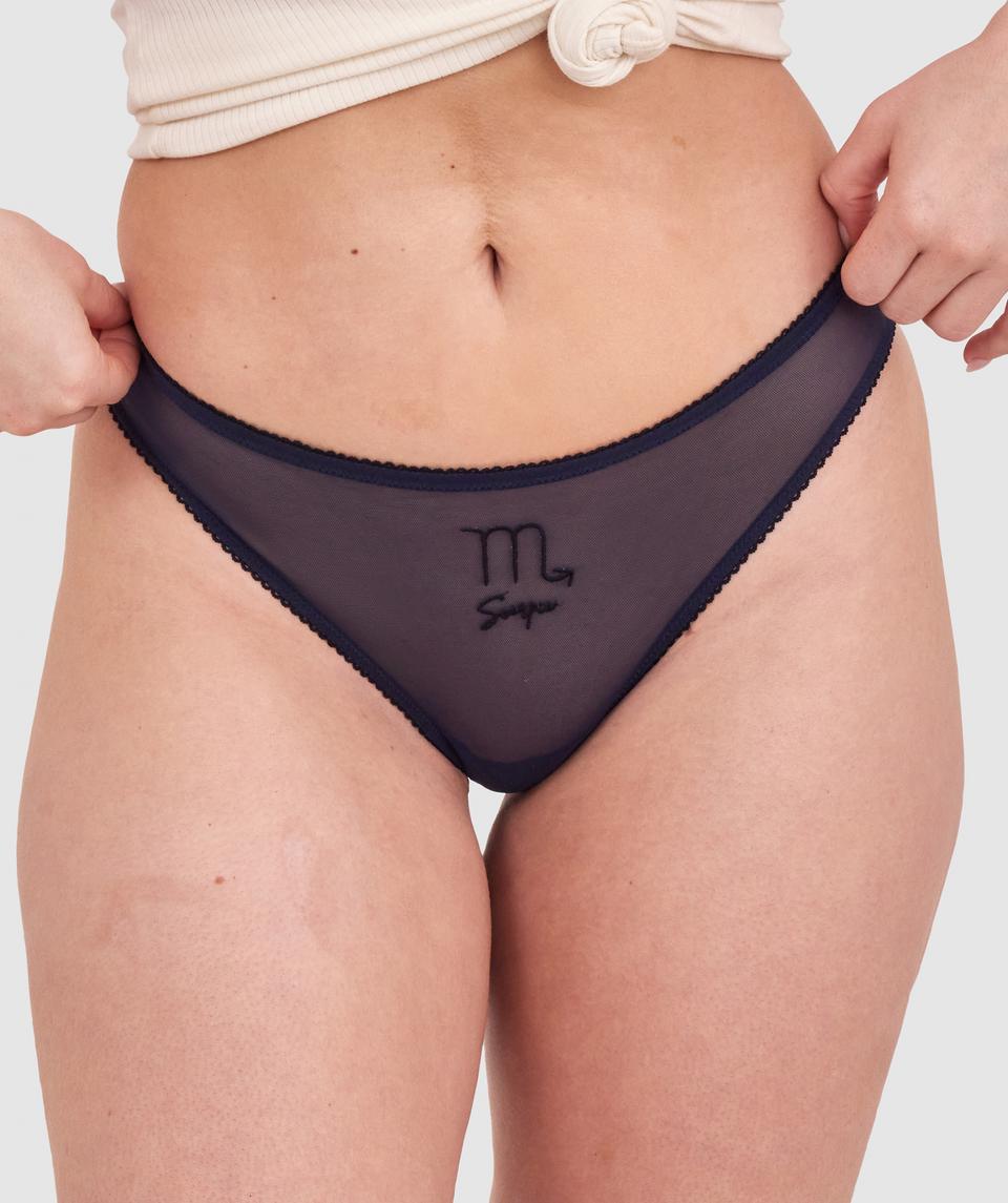 Tay G wears a size 12DD bra and size 12 underwear. She is 161cm tall and has measurements of 92cm bust, a 71cm waist and 101cm hips.