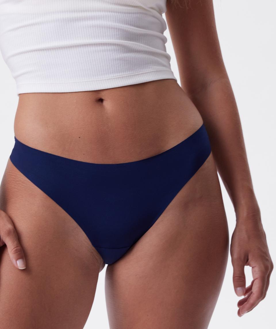 Tash is wearing a 10BC bra and 10 underwear, with bust 81cm/32in, waist 66cm/26in, and hip 94cm/37in. She stands at 173cm/5'8in.