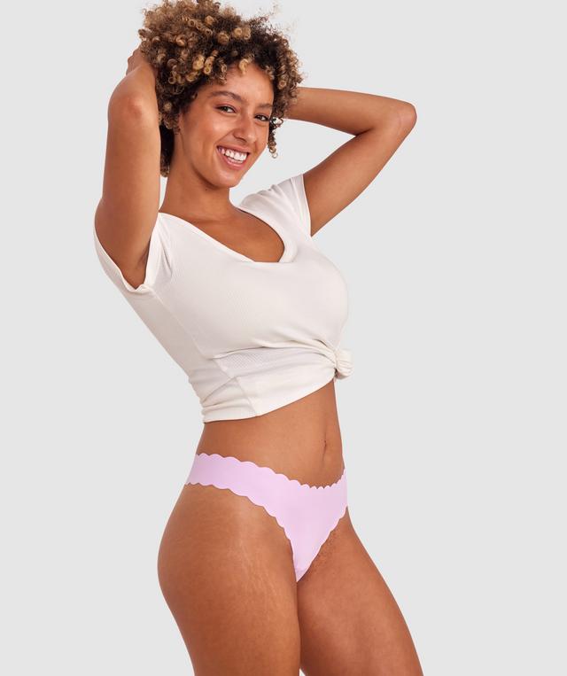 Smooth Comfort Scallop V String - Lavender