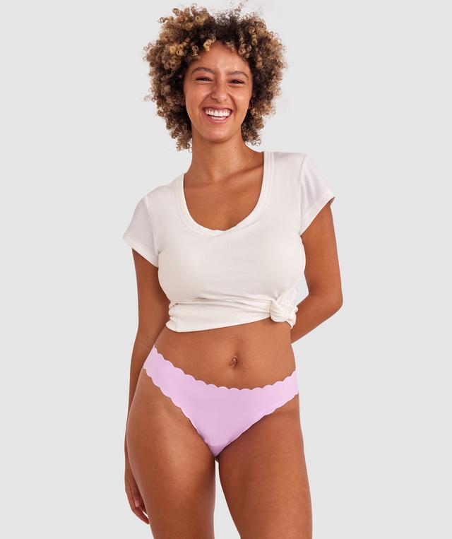 Smooth Comfort Scallop V String - Lavender
