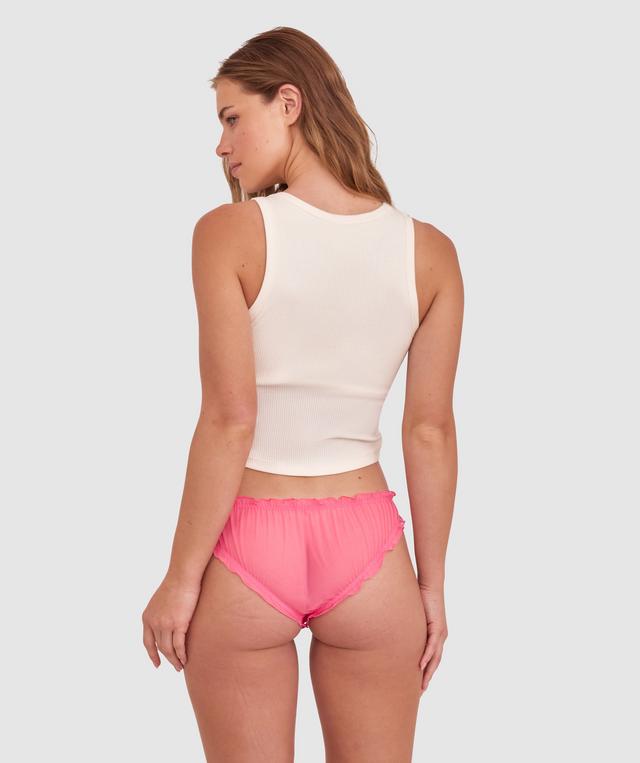 Sianie  wears a size 10 B/C bra and size 10 underwear. She is 175cm tall and has measurements of 85cm bust a 66cm waist and 93cm hips.