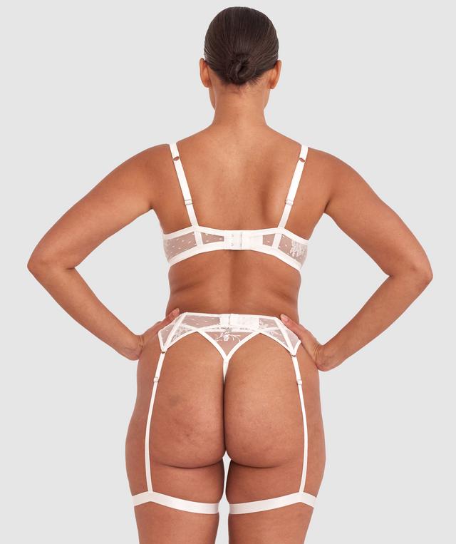 Shimma is wearing a 12 DD top and 12 bottom with bust 94cm/37in waist 70cm/27 1/2in and hip 107cm/42in. She stands at 175cm/5'9in.
