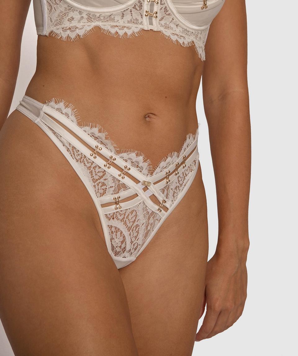 Vamp Like A Vision V String Knicker - Ivory