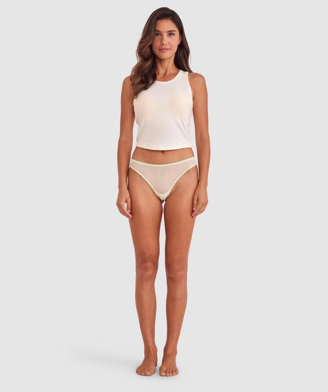 Tamara is wearing a 10B/C top and 10 bottom with bust 82cm waist 64cm and hip 88cm. She stands at 173cm/5'6in.